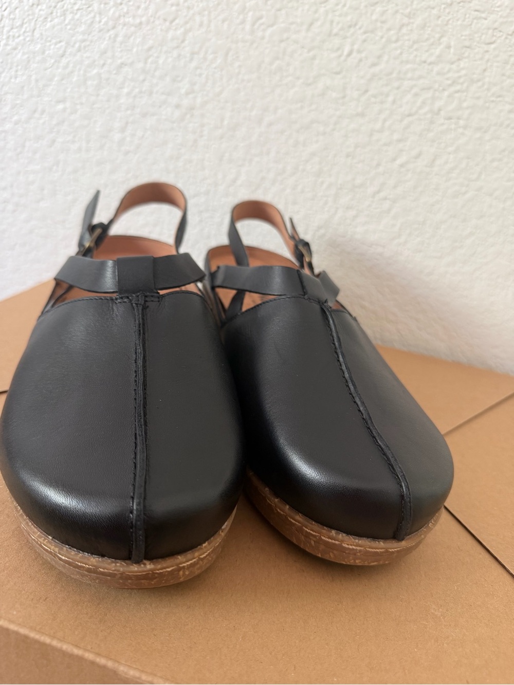 Softwalk Arica, Black Leather Sandals, size 9,5WW - Picture 2 of 11